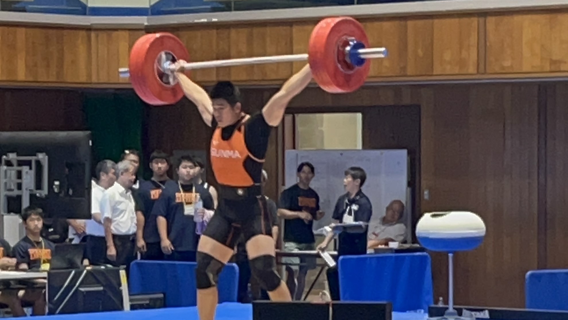 ウエイトリフティングの競技時の写真