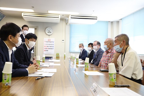 挨拶をする山本知事