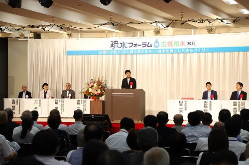 挨拶をする山本知事