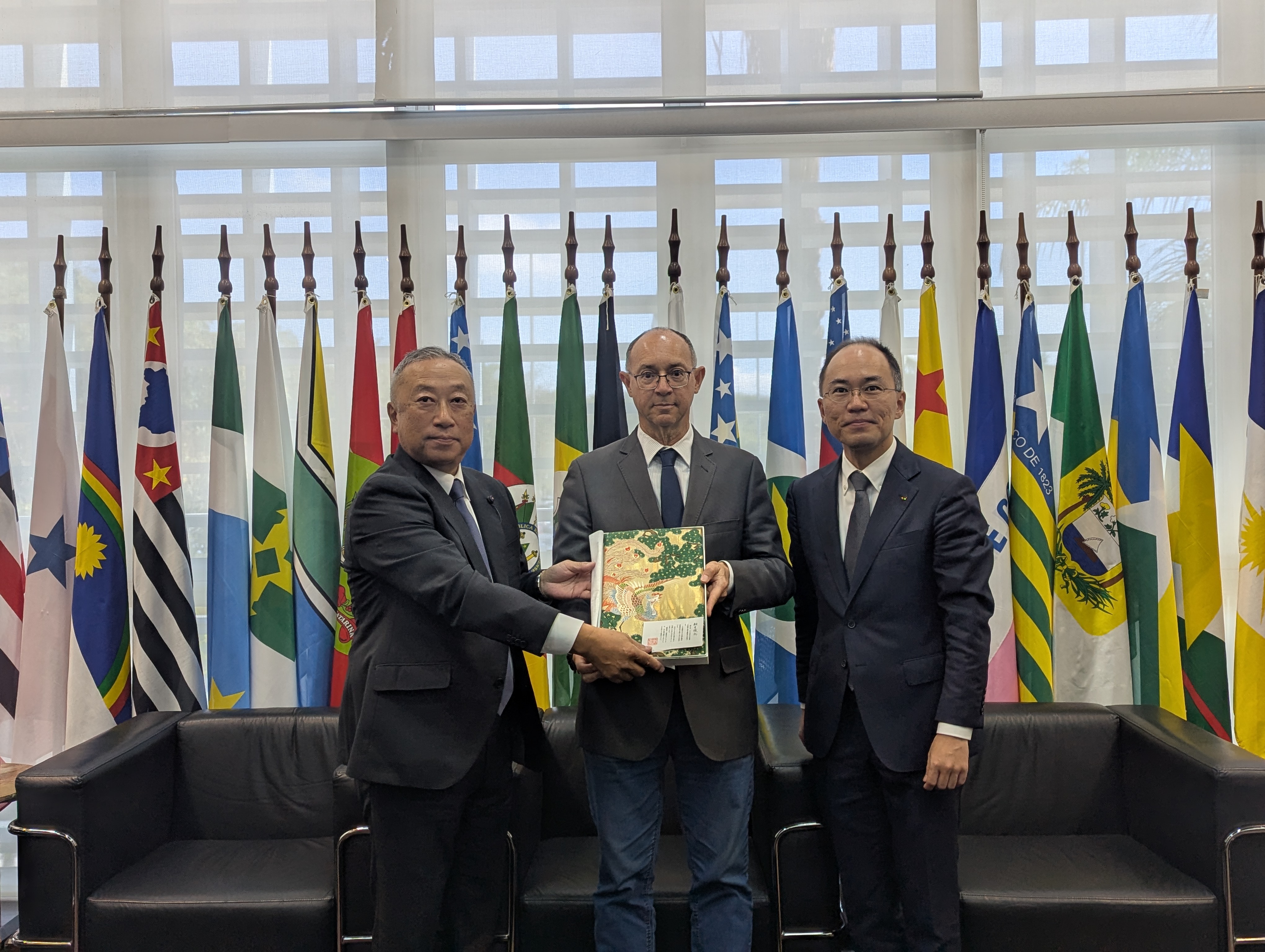 州議会訪問の写真2