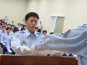 卒業証書授与の写真