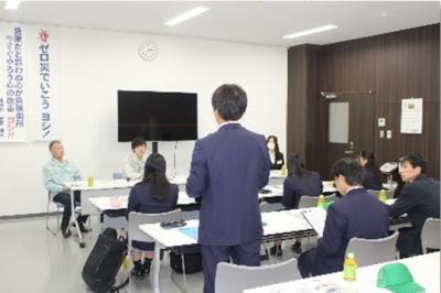 校則見直しのための企業ヒアリング写真