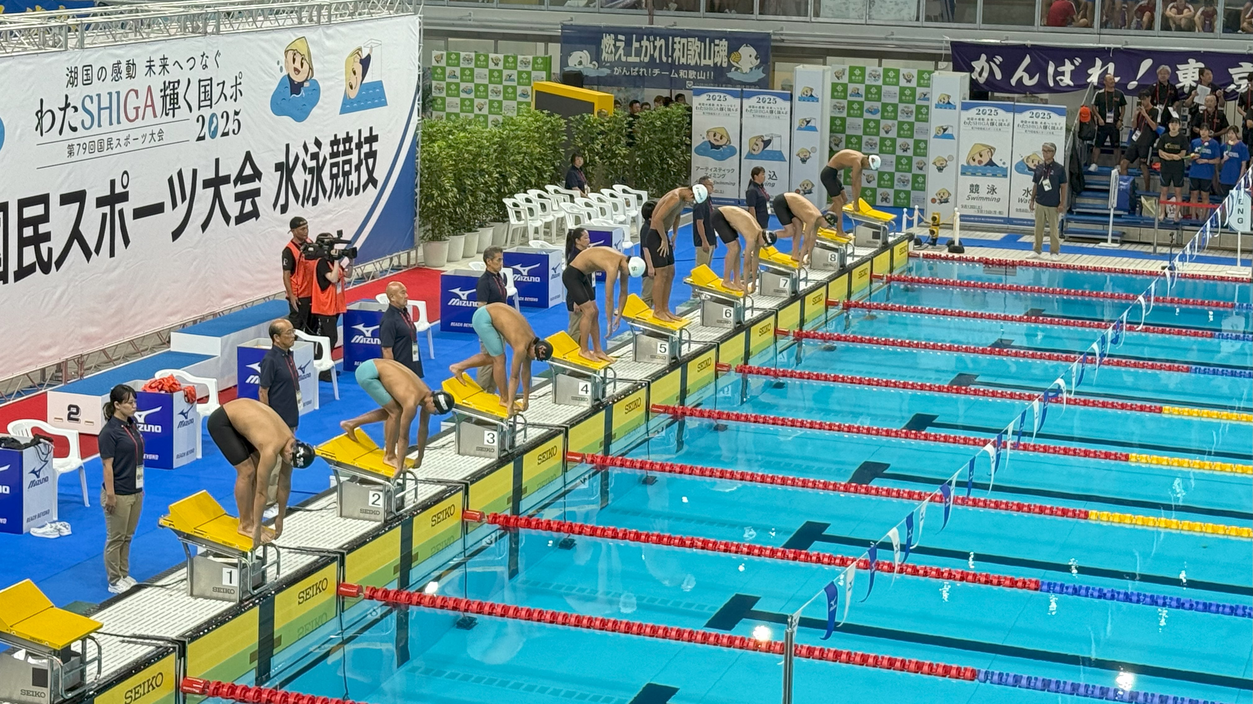 競泳の競技時の写真