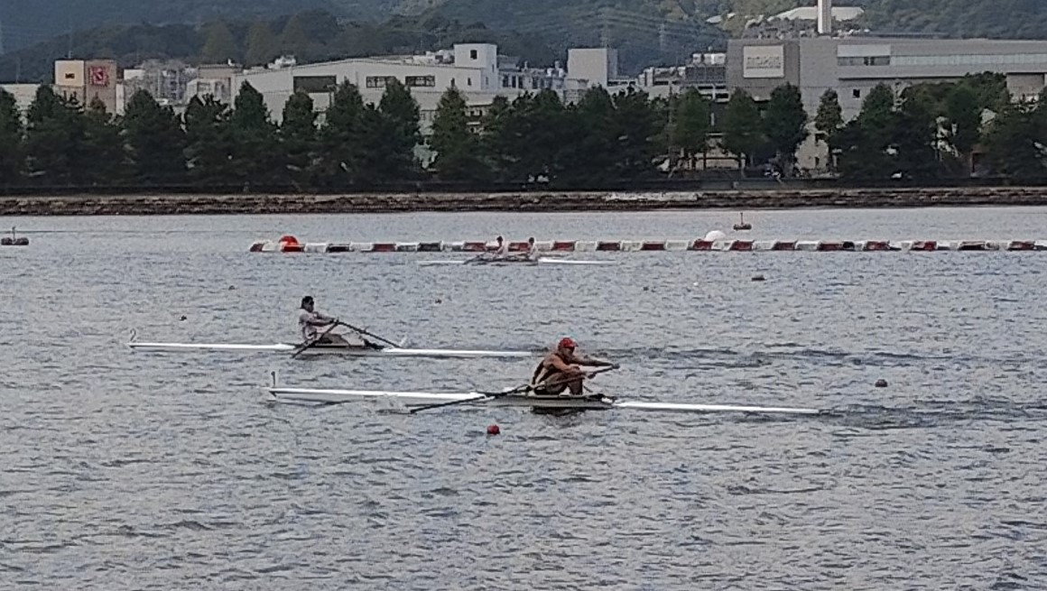 ローイング中溝選手の写真