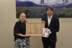 令和7年度クスリのマルエ寄附金受納式の様子の写真