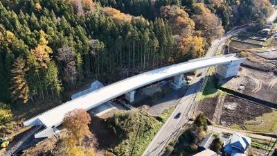 厚田跨道橋完成写真