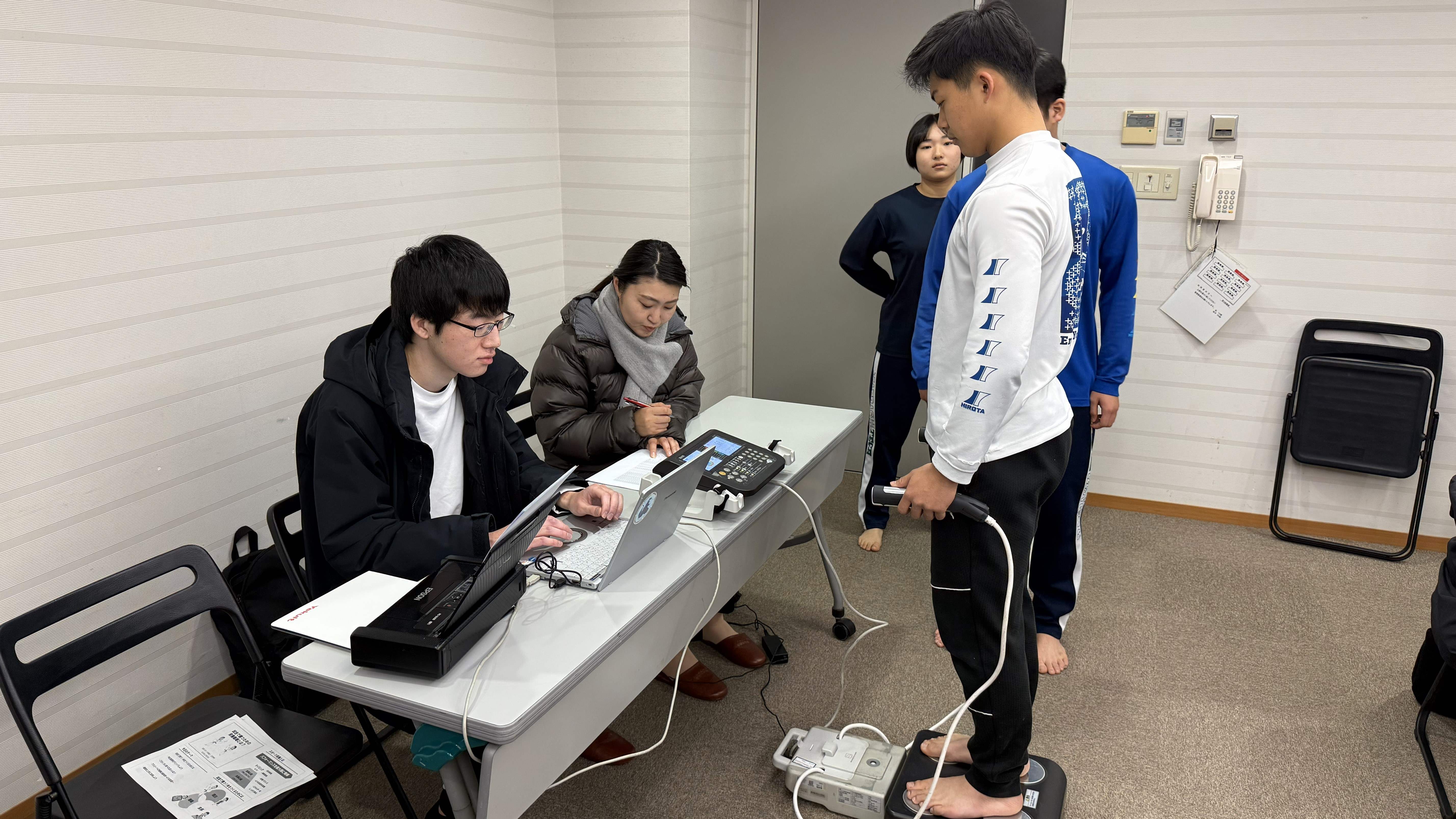 体組成測定の様子の写真