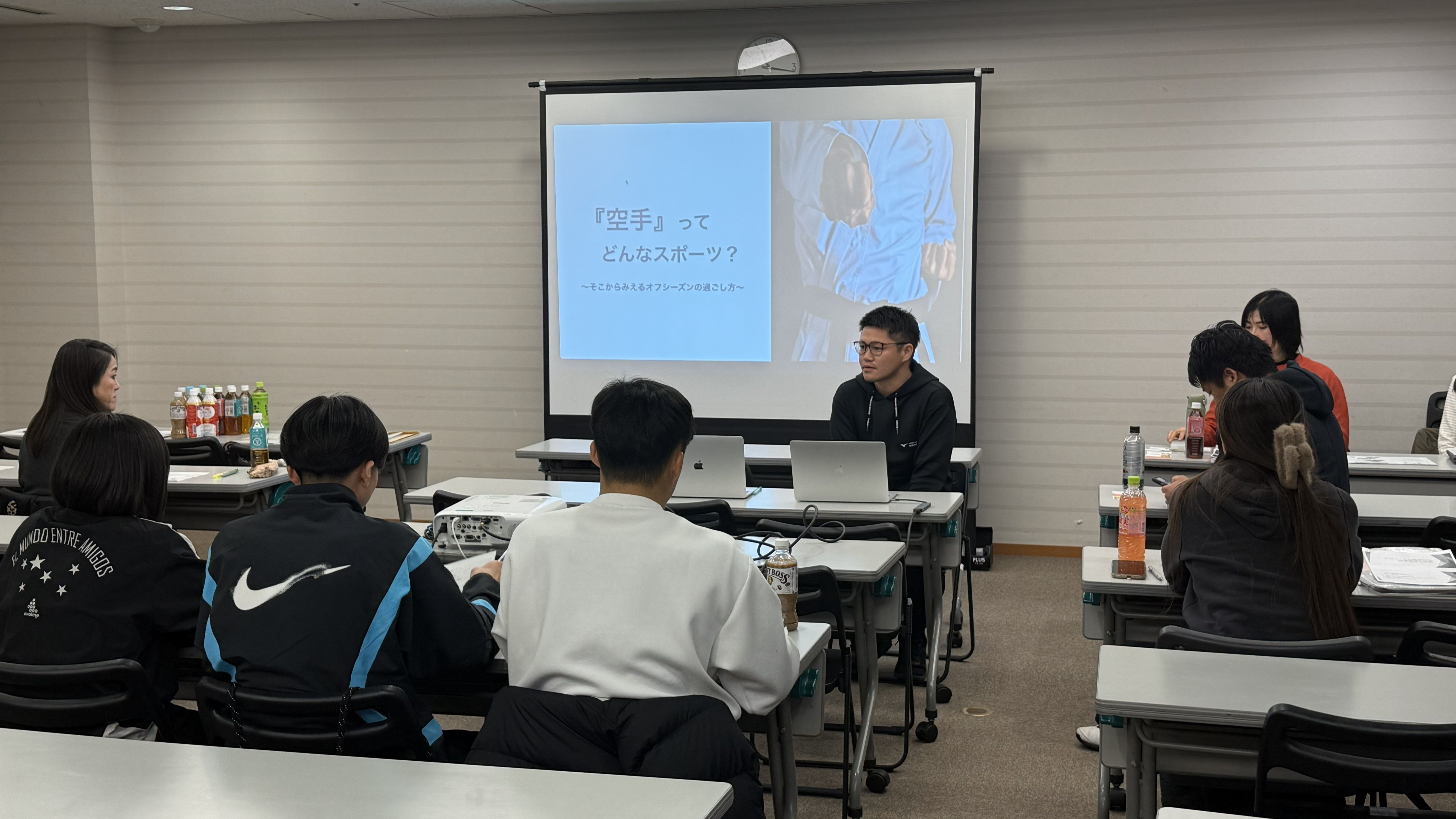 アスレティックトレーナーによる講義の写真