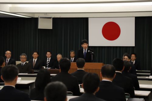 挨拶をする山本知事