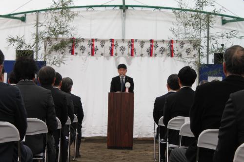 挨拶をする山本知事の写真