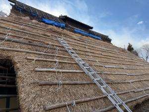 かやぶき民家屋根