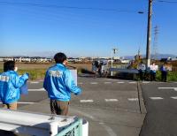 交通事故防止街頭啓発活動実施中のキャラバン隊の画像