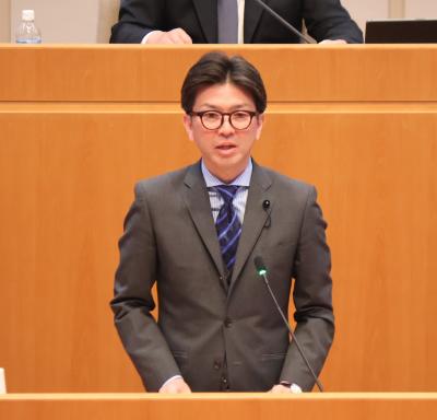 亀山委員長の写真