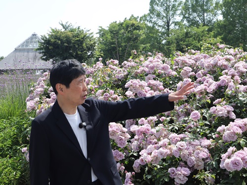 写真:挨拶する山本知事