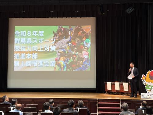 柳川アドバイザーによる総評の様子の写真