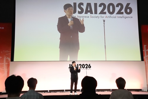 写真:挨拶する山本知事