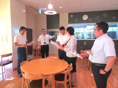市立札幌みなみの杜高等支援学校の視察の様子写真