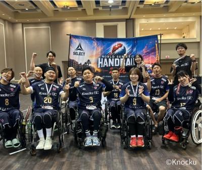 World Series of Handball で初優勝を決めたKnocku SC(写真前列中央は大谷選手) の画像