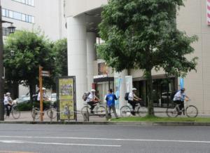 高崎市八島町地内で交通安全街頭活動を実施する画像