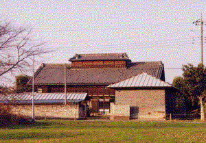 高窓のある民家 高窓のある民家の画像