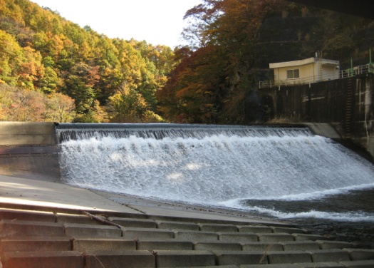 国営造成施設である根利川頭首工（沼田市利根町）の写真