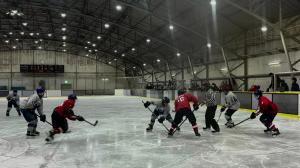 アイスホッケー競技の様子の写真