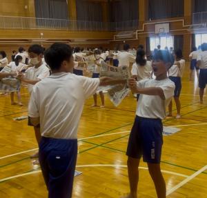 中学校体育授業の公開：武道　空手道の様子